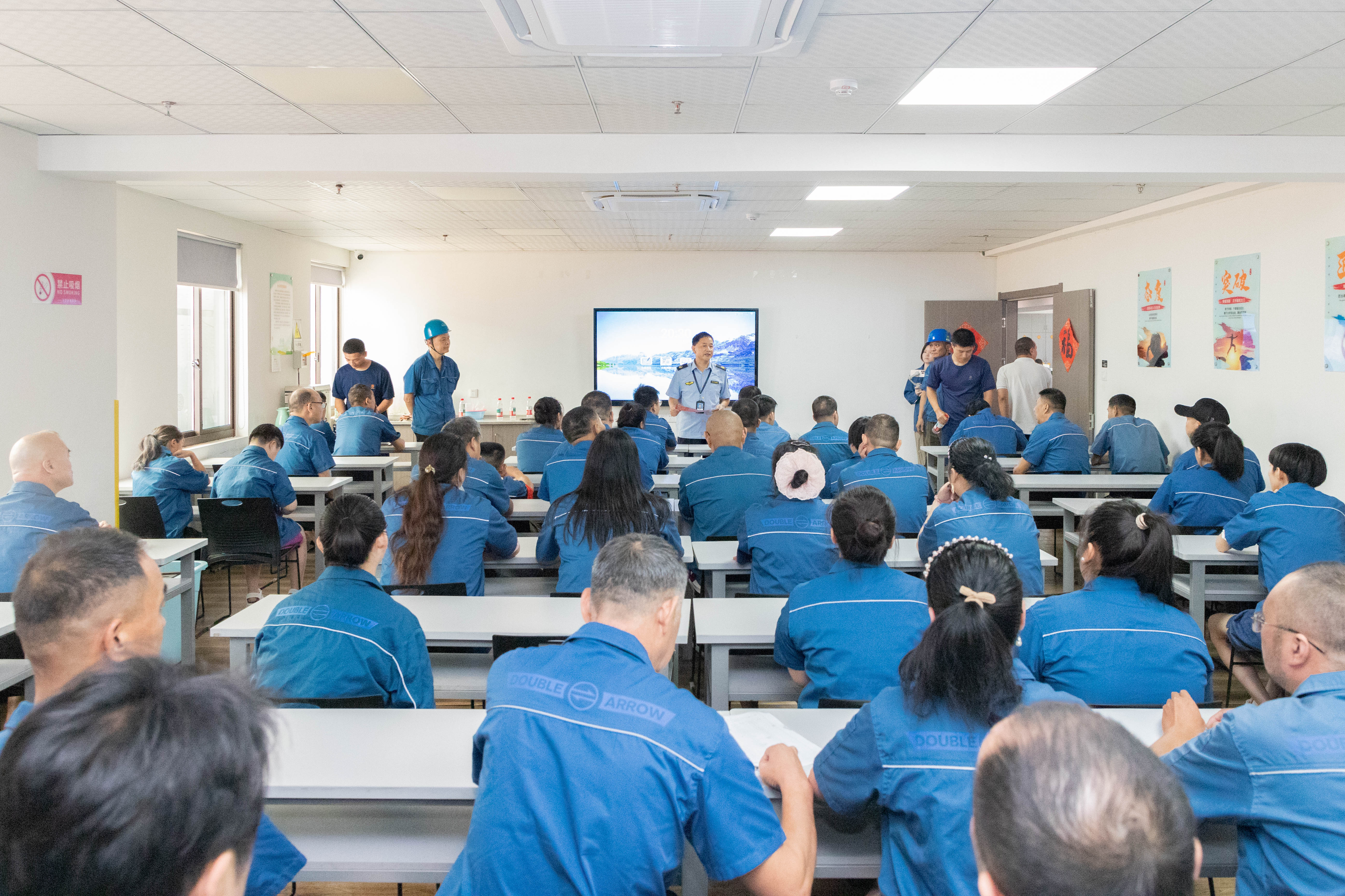 高温下的守护：为特殊群体撑起“安全伞”！